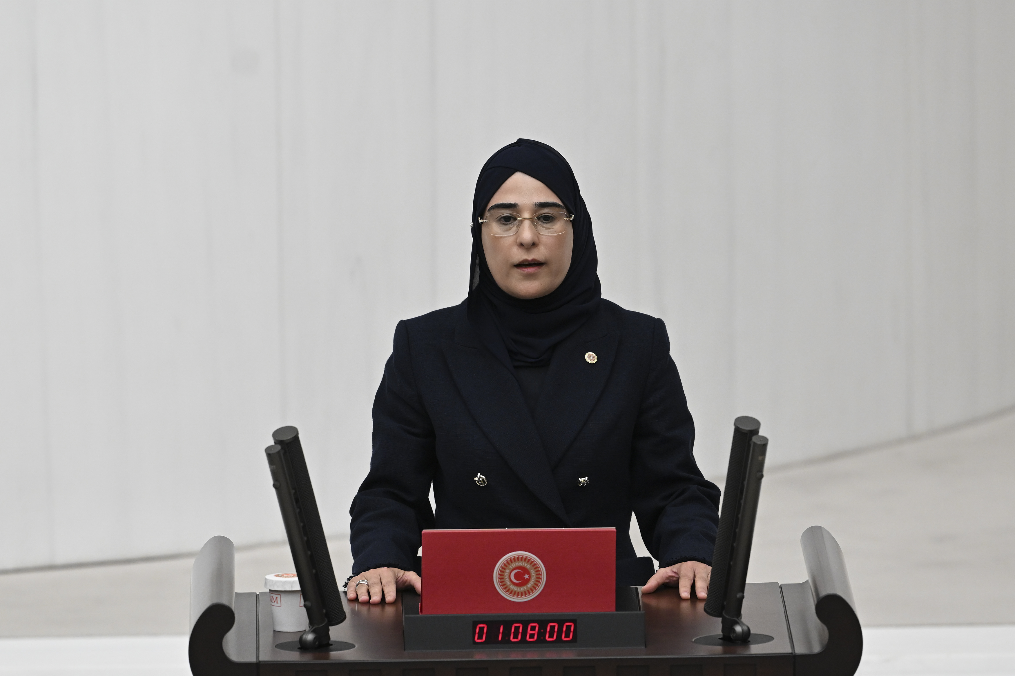 Cevahir Asuman Yazmacı Mecliste